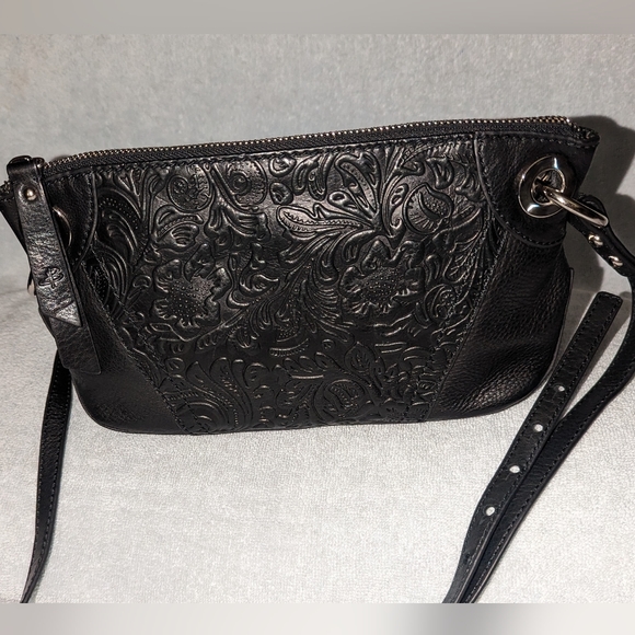b. makowsky Handbags - Bruce Makowsky black leather tooled crossbody bag.